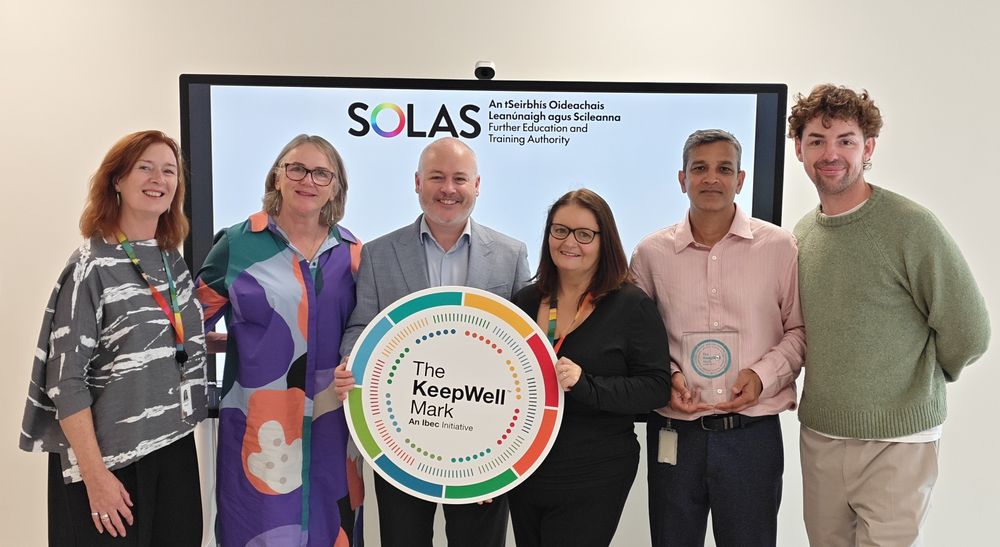 SOLAS Staff with Keepwell sign and award